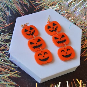 アクリル製ジャック・オー・ランタンかぼちゃハロウィン不気味で不気味なキュートなステートメントイヤリング