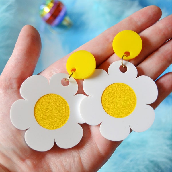 Acrylic Jumbo Daisy Flower Floral Retro Mod 60's 90s Y2K Statement Earrings