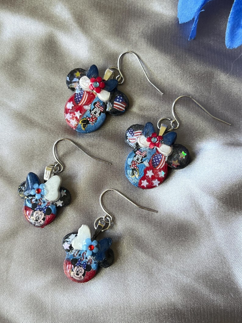 Minnie Mouse 4th of July silver choice of medium or small Disney holiday fashion Independence Day earrings. bild 10