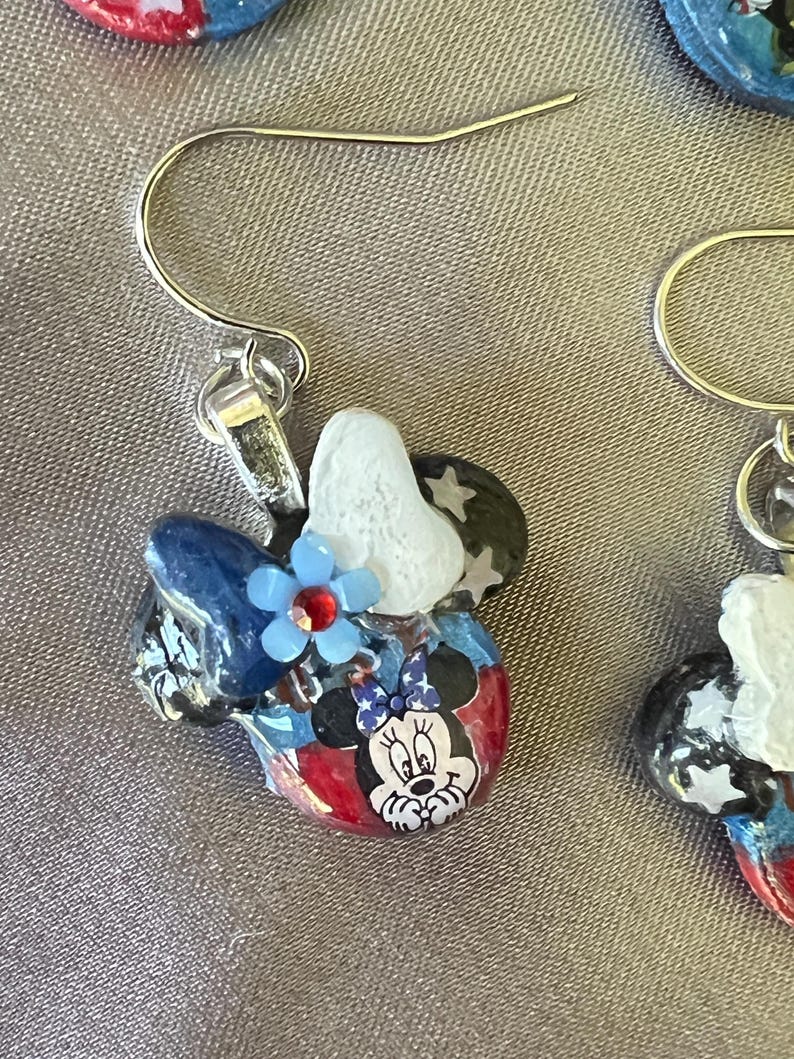 Minnie Mouse 4th of July silver choice of medium or small Disney holiday fashion Independence Day earrings. bild 8
