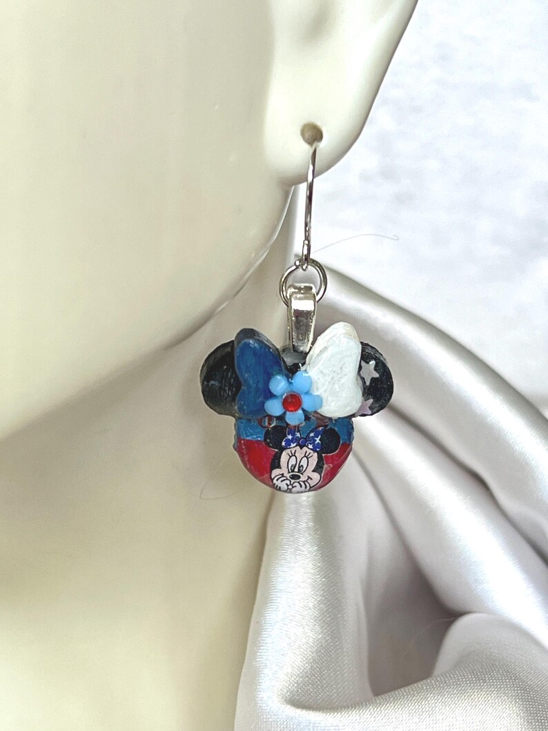Minnie Mouse 4th of July silver choice of medium or small Disney holiday fashion Independence Day earrings. bild 5