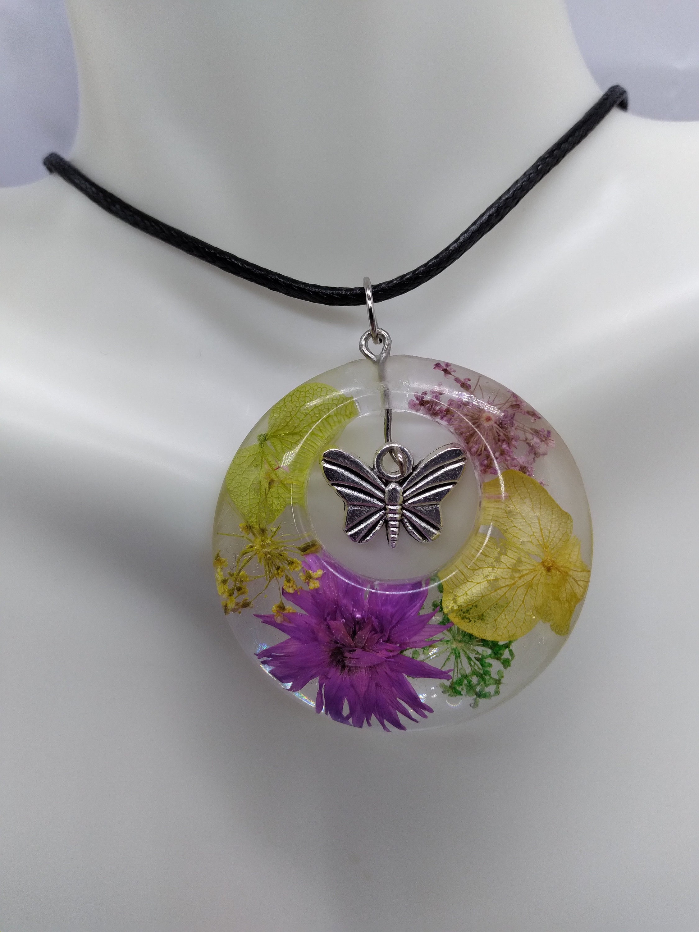 Necklace Made of Epoxy Resin Dried Flowers and an Etsy UK