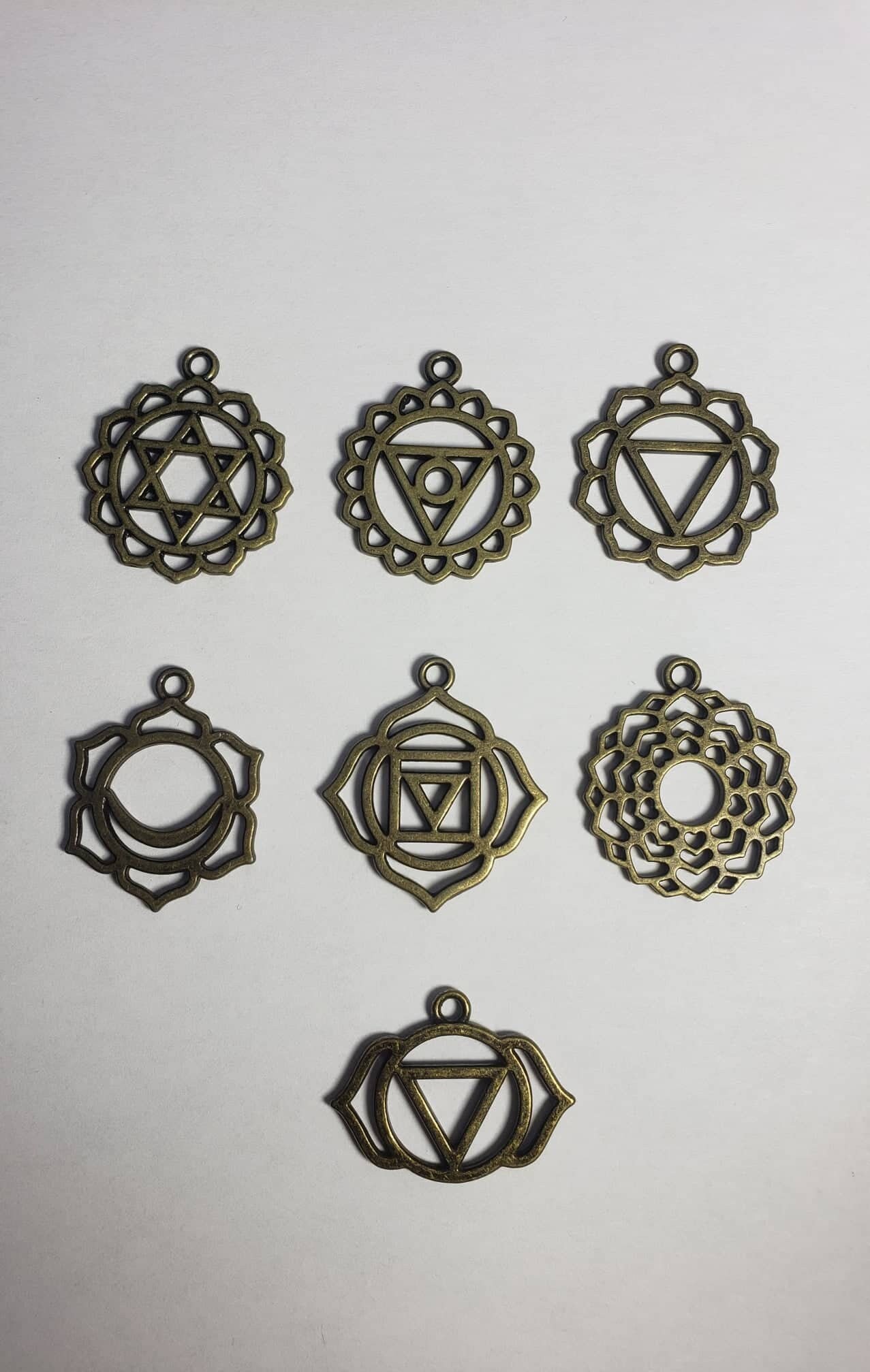Lot Breloque 7 Chakras Couleurs Bronze ou Or