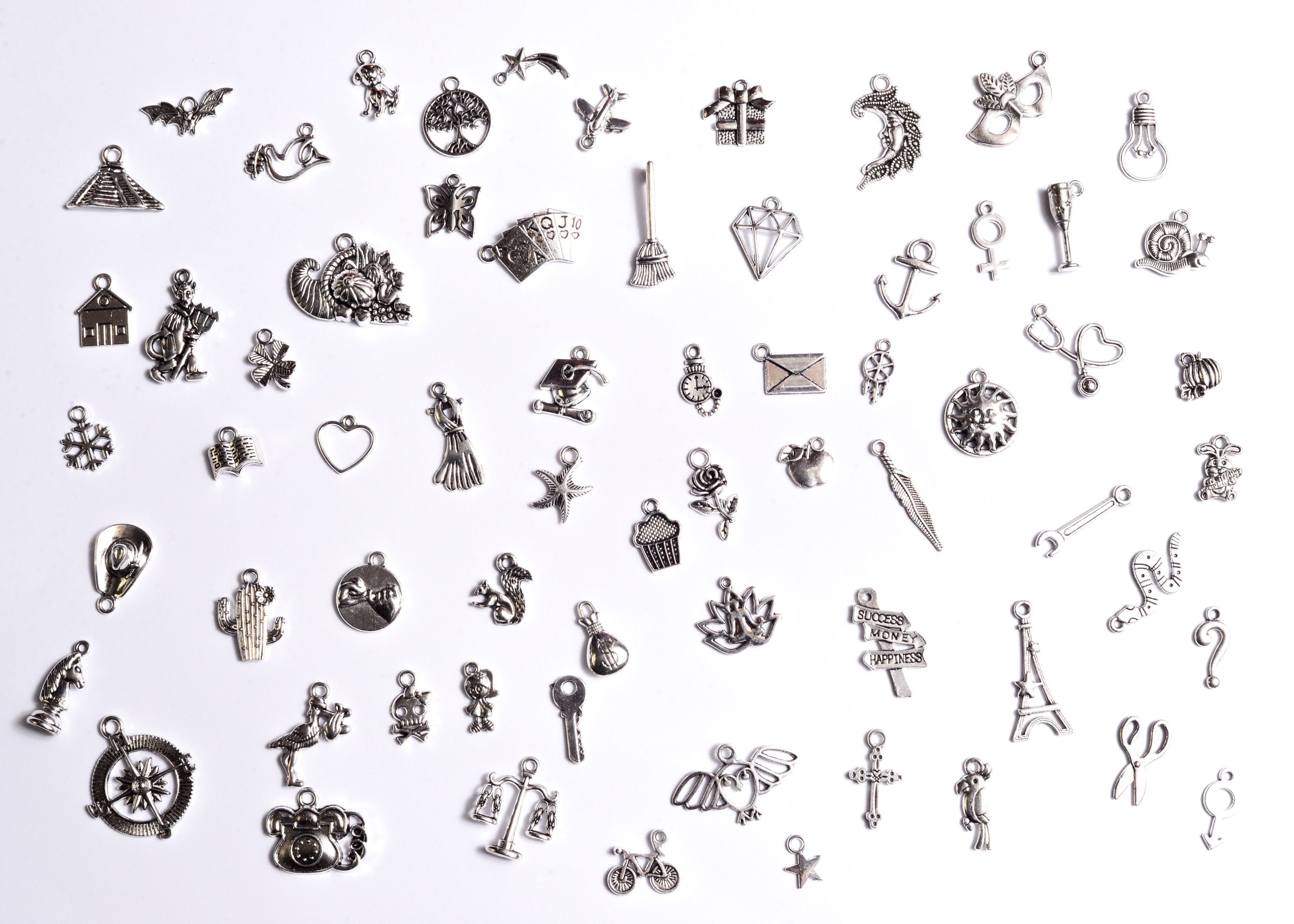 66 Breloques Divinatoires Général Argent ou et Bronze