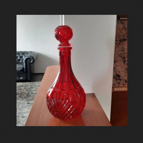 Red  Decanter, Glass Carafe, Whiskey Decanter, Red Glass Decanter, Liqueur Bottle, Bar Décor