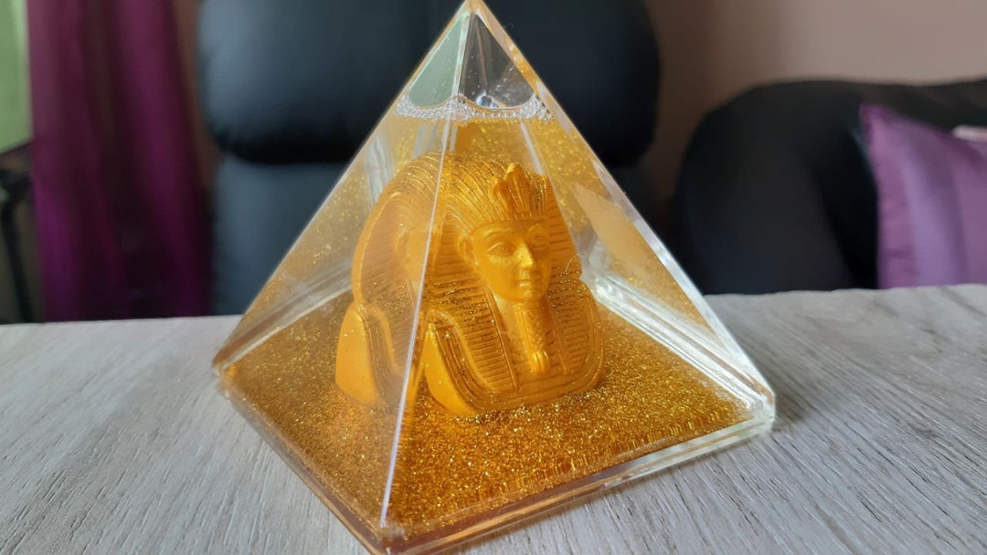 Charming Egyptian Snow Globe Pyramid Egyptian Souvenir Gift Etsy