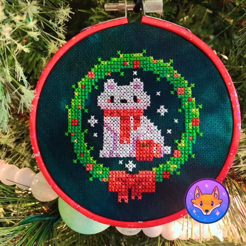 Snöig isbjörn - Julgransprydnad Korsstygnsmönster bild 1