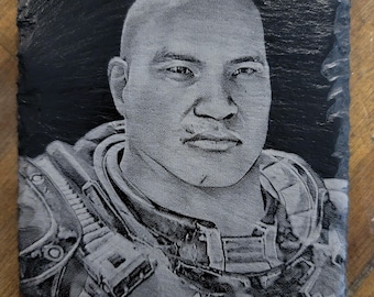 Posavasos de pizarra con grabado láser de Minh Young Kim de Gears of War