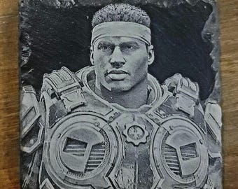 Gears of War - Delmont Walker lasergraverad skifferunderlägg