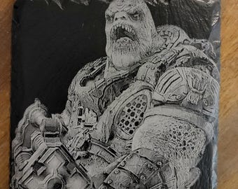 Posavasos de pizarra con grabado láser de Gears of War - Boomer