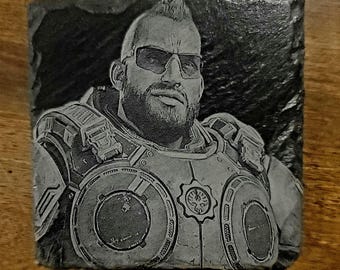 Posavasos de pizarra grabado con láser de Fahz de Gears Of War