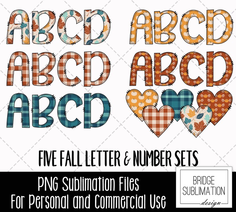 Pu&ograve; includere: Cinque set di lettere dell'alfabeto A, B, C e D in vari motivi autunnali. I motivi includono plaid, foglie, zucche e cuori. Le lettere sono contornate di nero e hanno un aspetto cucito. Il testo "FIVE FALL LETTER & NUMBER SETS" &egrave; nella parte inferiore dell'immagine. Il testo "PNG Sublimation Files" &egrave; sotto il testo "FIVE FALL LETTER & NUMBER SETS". Il testo "For Personal and Commercial Use" &egrave; sotto il testo "PNG Sublimation Files". Il testo "BRIDGE SUBLIMATION design- " &egrave; nell'angolo in basso a destra dell'immagine.