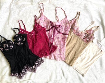 Vintage Y2K fairycore whimsy gothic coquette milkmaid cami tops - size M