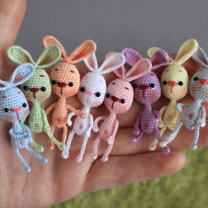 Mini Rabbit 5 cm/2&quot;, Micro Crochet, Pocket animal as bunny collector gift