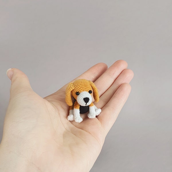 Beagle Dog 4,5 cm Amigurumi Crochet, Cadeau amoureux des chiens, mini chien, Chien au crochet, Cadeau maman beagle miniature