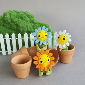 Peluche Fleur au Crochet, Mini Marguerite Amigurumi, Décoration de Bureau Kawaii, Cadeau Cottagecore, Mini Objet de Collection Fait Main