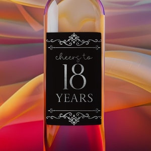 Druckbares 18. Geburtstag Weinetikett - Meilenstein Weinetikett druckbar - Prost auf 18 Jahre Geschenk für sie Weinflasche Etikett Schwarz und Silber