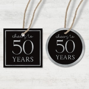 Conjunto de 2 etiquetas imprimíveis Cheers to 50 Years - Etiqueta para lembrancinhas preta e prateada para download - Para impressão, download instantâneo - Etiqueta para aniversário de 50 anos