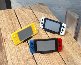 Wichtel Spielekonsole Miniatur mit Ständer - Miniatur Switch | Fanart | Dekoration | Fee | Miniverse | Wichtelzubehör