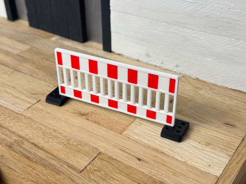 Gnome Construction Site (Guidepost, Stop Sign, Warning Sign, Pylons) - Gnome | Fairy | Decoration | Miniverse | Gnome Accessories 1 x Leitbarke