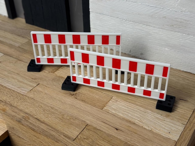 Gnome Construction Site (Guidepost, Stop Sign, Warning Sign, Pylons) - Gnome | Fairy | Decoration | Miniverse | Gnome Accessories 2 x Leitbarke