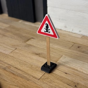Gnome Construction Site (Guidepost, Stop Sign, Warning Sign, Pylons) - Gnome | Fairy | Decoration | Miniverse | Gnome Accessories 1 x Achtung Schild