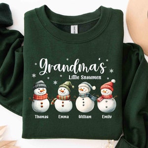 Custom Christmas Grandma Shirt,Custom Grandkids Name Holiday Gift for Gigi Nana Grammy Grandma Snowman Shirt,Personalized Grandma Claus Gift