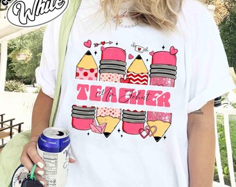 Camiseta de San Valentín para maestros Comfort Colors®, camisetas para maestros con "Enseñando a los Enamorados", regalo de San Valentín para maestros, camiseta de San Valentín para maestros