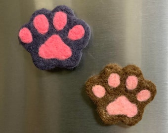 Paw magnet, dog lovers' gift, needle felted paw, gift for her, large paw magnet, home decor, fridge magnet, kitchen decor, Mothers day gift
