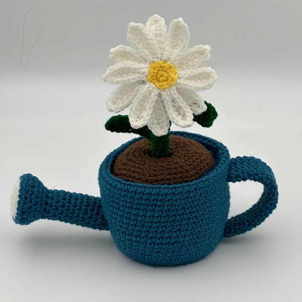 Crochet watering can, flower pen, crochet flower, office decor, flower with pen, gift for her, gardener gift