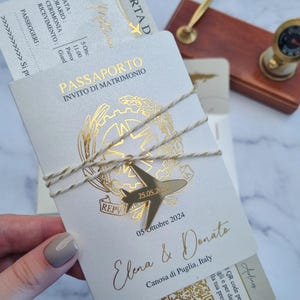 Elfenbein Perle Pass-Pass Hochzeitseinladung, Boarding Pass RSVP mit QR-Code