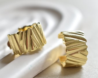 Ribbed small hoop earrings 14k gold thick hoop earrings striped wide hoop earrings textured ridged everyday hoops perfect earrings gift