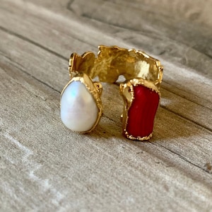 Maddison Coral & Pearl Ring, Gold, Adjustable.