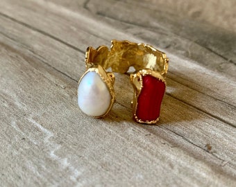 Maddison Coral & Pearl Ring, Gold, Adjustable.