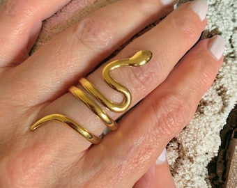 Anillo de serpiente simple, impermeable, dorado, ajustable.