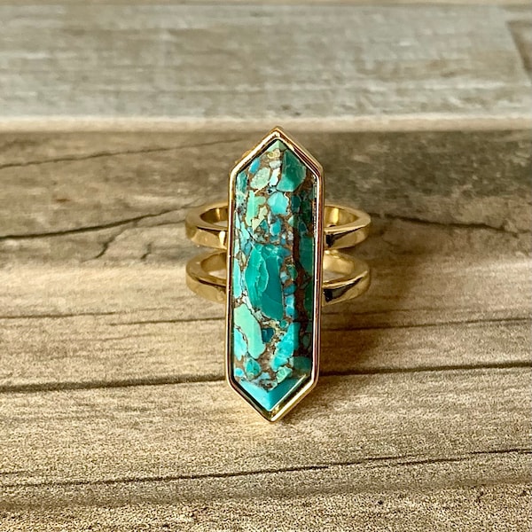 Bague en or à facettes turquoise ovoïde