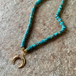 Turquoise Crescent Necklace. Gold.