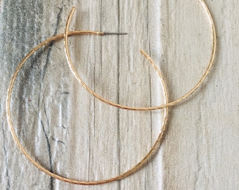 Gold "Skinny Hoops" Strukturierte 14k Ohrringe