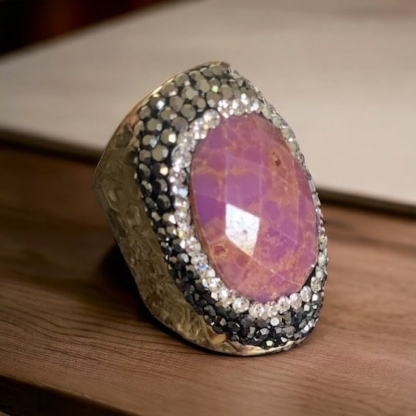 Faceted Sugilite Ring, Gold.