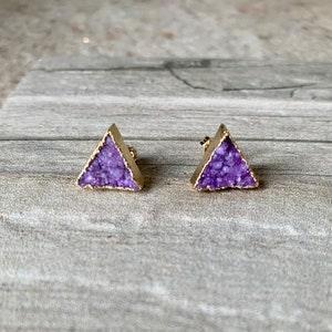Violet Triangle Druzy Studs. Gold, Stud Earrings.