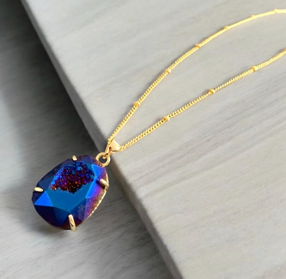 Luxe Blue Fire Druzy Necklace. Gold