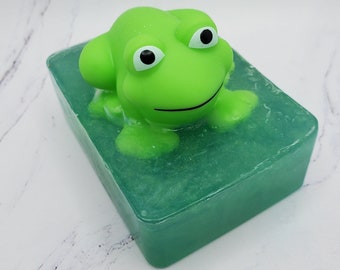 Frog Bath Toy Bar Soap - large 4-5oz soap with rubber plastic water toy attached. Green frog, shower games, bath tub toy, bathroom fun. Gift