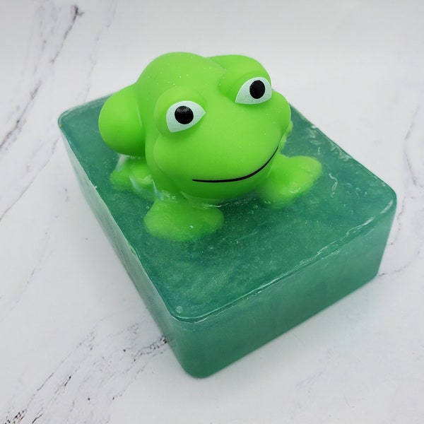 Frog Bath Toy Bar Soap - large 4-5oz soap with rubber plastic water toy attached. Green frog, shower games, bath tub toy, bathroom fun. Gift