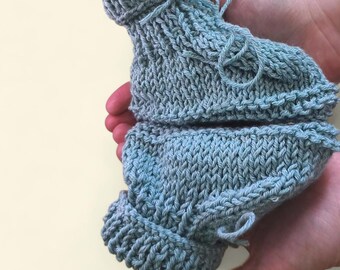 Patucos de bebé hechos a mano de algodón merino