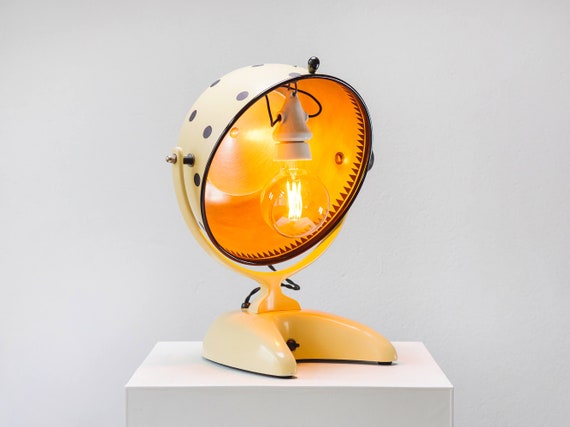 Tischlampe mit Punkten: Einzelstück aus Metall und Keramik, Vintage Industriedesign, DDR Medizintechnik