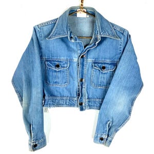 Vintage 1990&#39;s Women&#39;s Denim Jean Jacket Large Light Wash Cropped Brittania