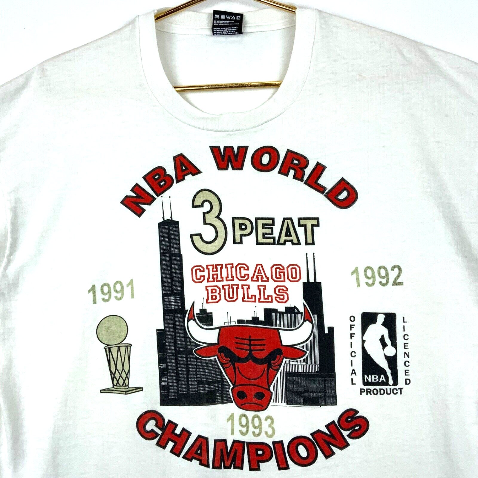 Vintage 1993 Chicago Bulls Three-Peat T-shirt (L) – Phylum Vintage