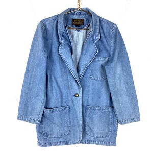 Vintage Eddie Bauer Denim Jean Jacket Size Medium Blue Light Wash
