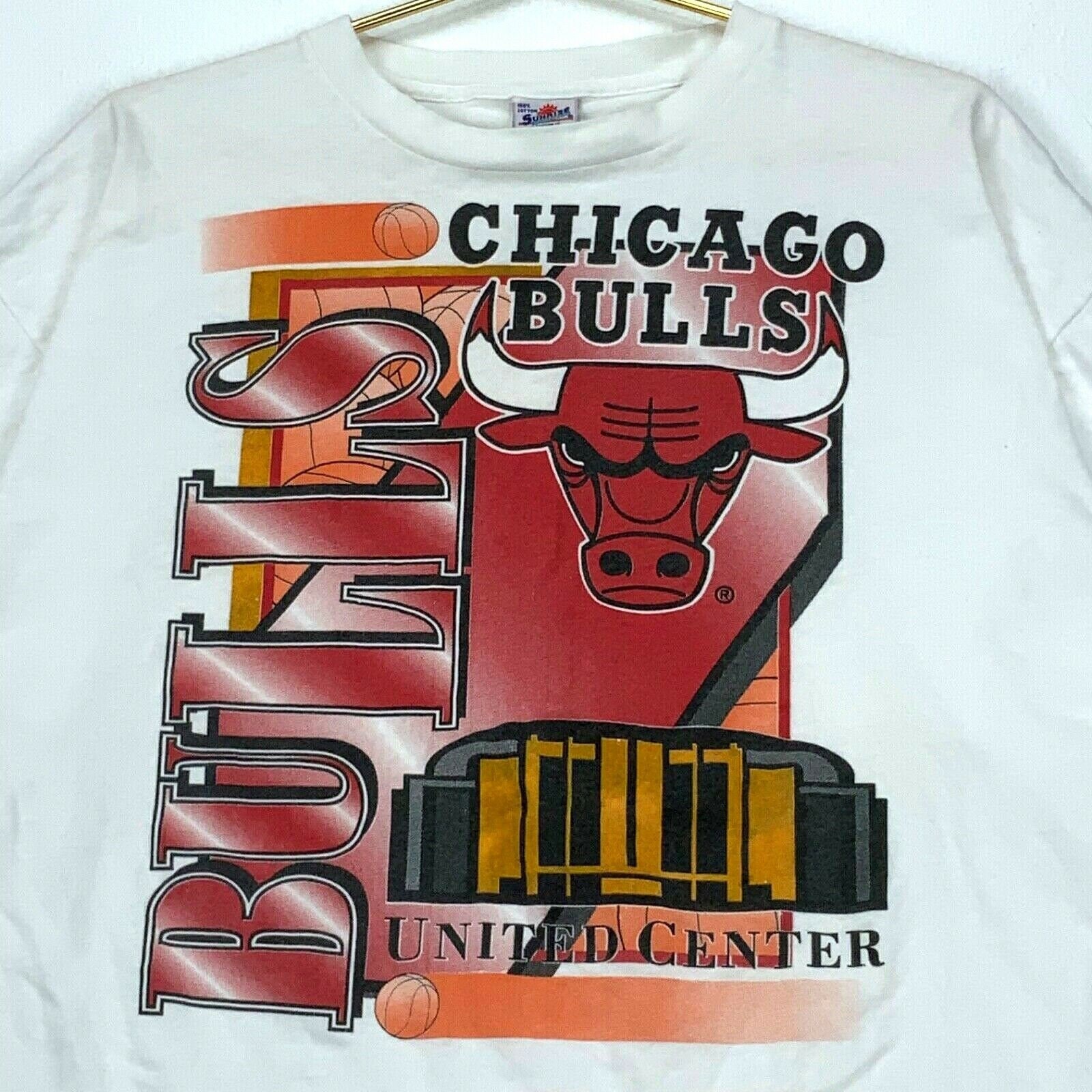 Chicago Bulls Essential Men's Jordan NBA Long-Sleeve T-Shirt. Nike IL