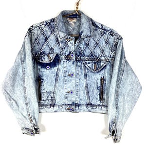 Vintage 1990&#39;s Women&#39;s Denim Jean Trucker Jacket Size Medium Blue Jewel Button